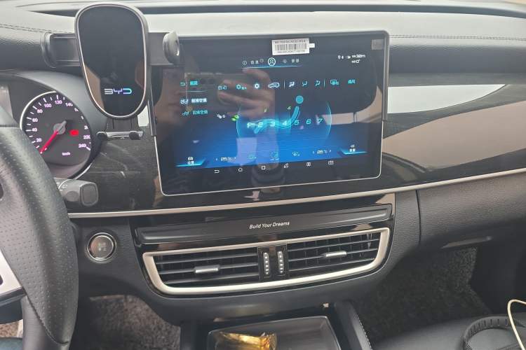 Used BYD Song MAX 2019 1.5T Automatic Smart Connect Ruiyi Sunroof Model 7 Seats China VI Standard Audio And AC Panel