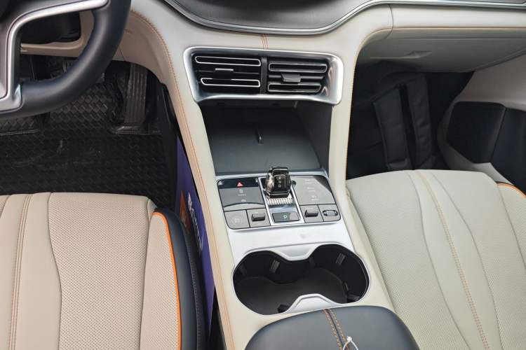 Used BYD Song PLUS New Energy 2024 HONOR Edition DM-i 110km Flagship PLUS
