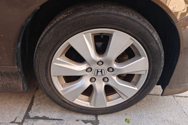 Used Honda Jade 2016 1.8L Automatic Comfort Elite Version 5 Seats Right Front Wheel Hub