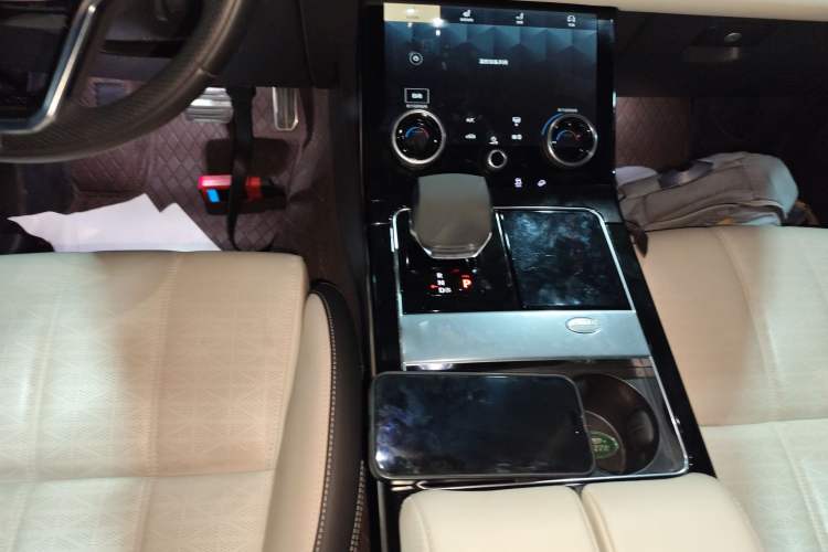 Used Land Rover Range Rover Velar 2023 250 PS Ebony Black Limited Edition