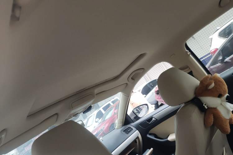 Used Volkswagen Sagitar 2012 1.4TSI Automatic Luxury Edition Headliner