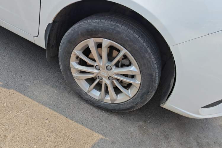 Used Geely Auto Vision 2019 Upgraded Model 1.5L CVT Luxury Version China VI Standard Right Front Wheel Hub