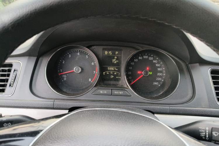 Used Volkswagen Lavida 2015 1.6L Automatic Comfort Edition
