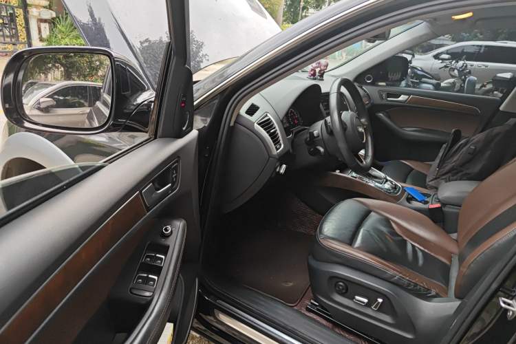 Used Audi Q5 2017 40 TFSI Comfort Model
