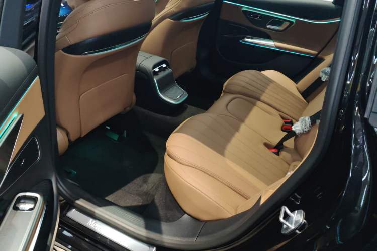 Used Mercedes-Benz E-Class 2026 E 260 L Classic Edition