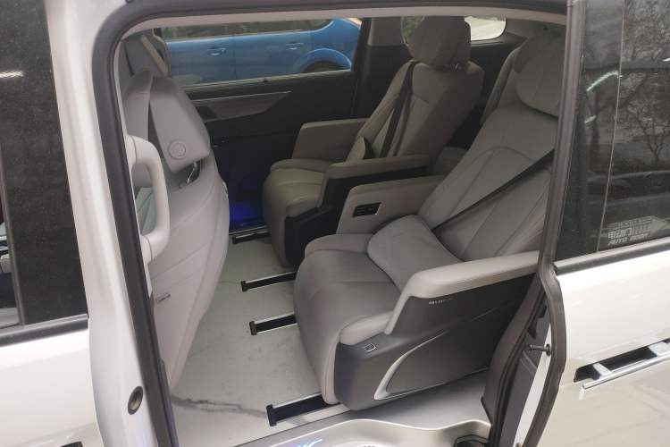 Used Buick GL8 2025 Lu Zun Deluxe Edition Left Rear Seat