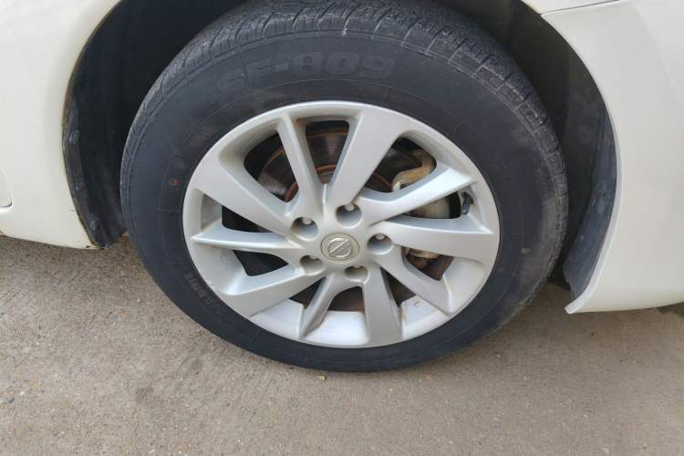 Used Nissan Tiida 2016 1.6L CVT Cool Dynamic Edition Right Front Wheel Hub