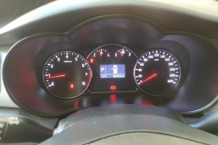 Used Kia Carens 2013 2.0L 7-Seater Automatic Standard Version China IV Standard
