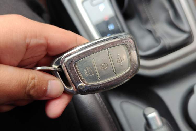 Used Hyundai ix25 2015 1.6L Automatic Two-Wheel-Drive Deluxe DLX Model