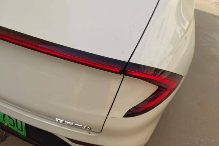 Used Wuling Xingguang 2025 150 km Smart Pilot Version Right Rear Taillight