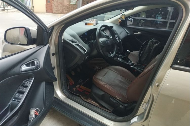 Used Ford Focus 2015 Hatchback EcoBoost 125 Manual – Ultra-Style Edition