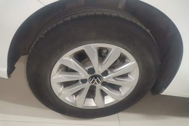 Used Volkswagen Bora 2024 200TSI DSG Comfort Edition Right Rear Wheel Hub