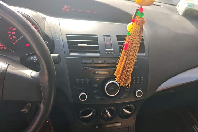 Used Mazda 3 2013 Hatchback 1.6L Automatic Elite Model Audio And AC Panel