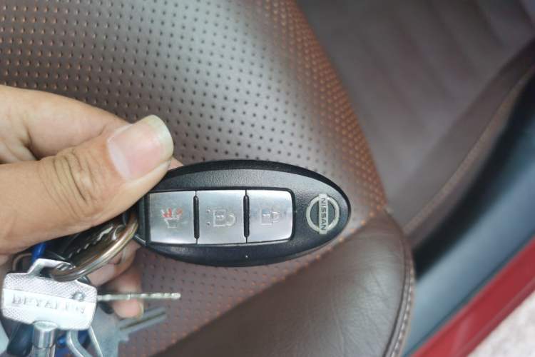 Used Nissan Tiida 2014 1.6L CVT Cool Cafe Edition