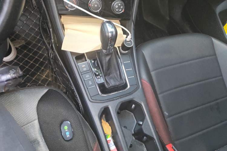 Used Volkswagen Bora 2019 1.5L Automatic Comfort Model Gear Lever