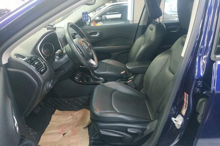 Used Jeep Compass 2019 220T Automatic Family Edition
