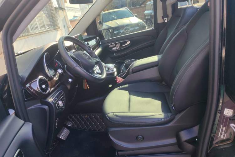 Used Mercedes-Benz V-Class 2018 V 260 Prestige Edition China VI
