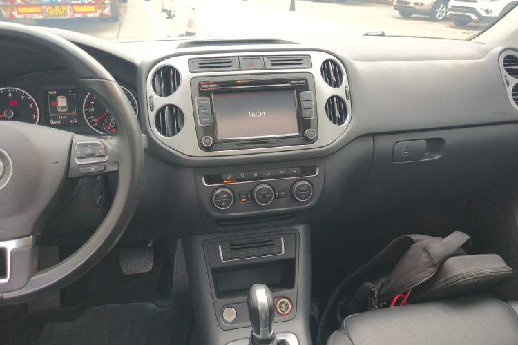 Used Volkswagen Tiguan L 2015 1.8TSI Automatic All-Wheel-Drive Luxury Model