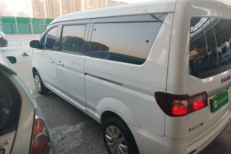 Used Jinbei Gold Hiace M Classic 2022 1.5L Engineering Lion Passenger Van 7 Seats