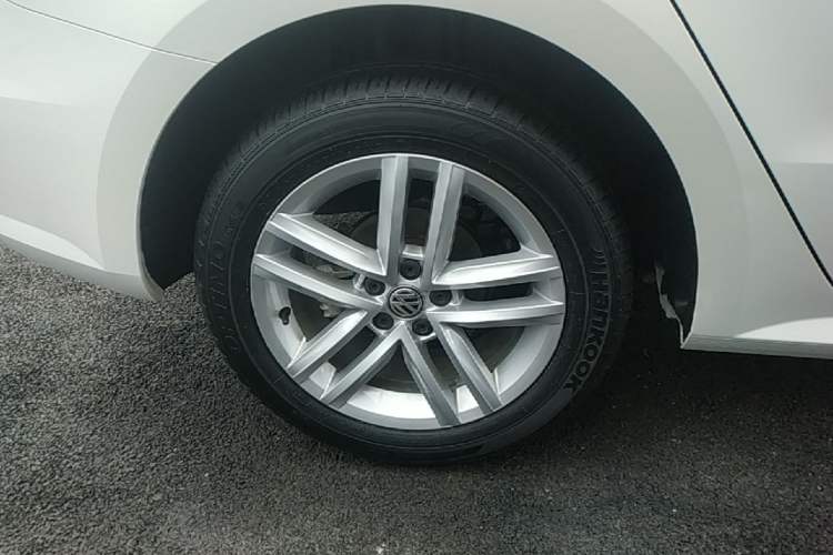 Used Volkswagen Gran Lavida 2015 1.6L Automatic Comfort Edition
