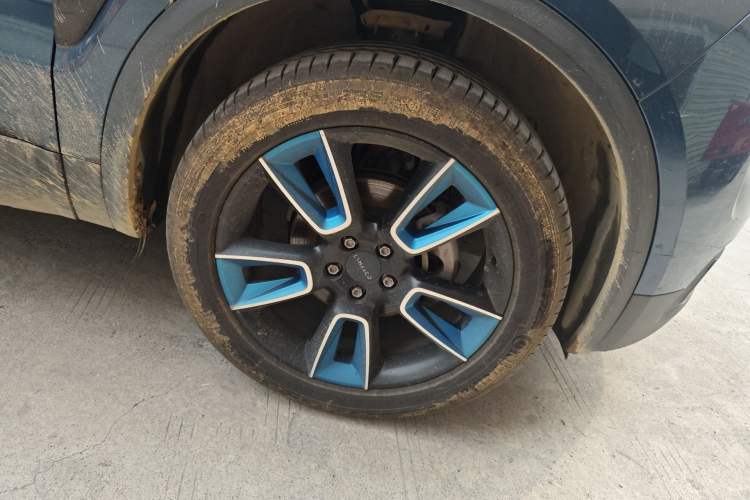 Used Lynk & Co 01 2017 2.0T Two-Wheel Drive Zhaopu Version Right Front Wheel Hub