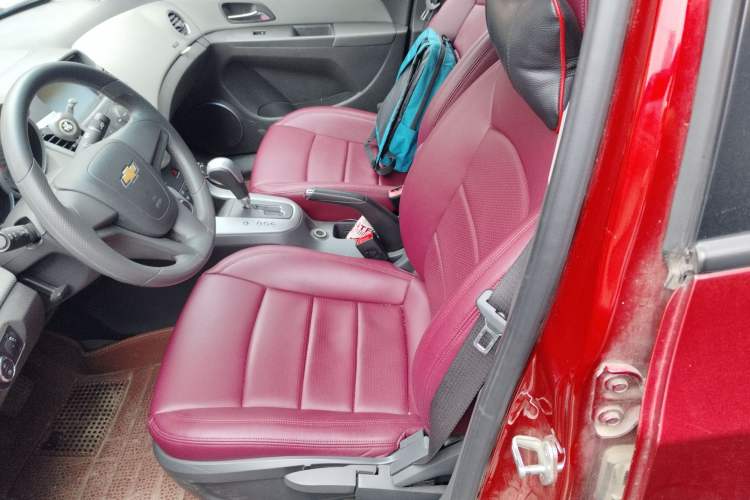 Used Chevrolet Cruze 2013 1.6L SE AT Left Front Seat