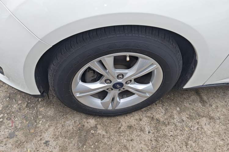 Used Ford Focus 2017 Hatchback 1.6L Automatic Comfort Plus SmartDrive Edition Left Front Wheel Hub