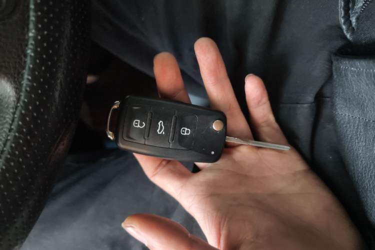 Used Volkswagen Gran Lavida 2013 1.6L Manual Fashion Model
