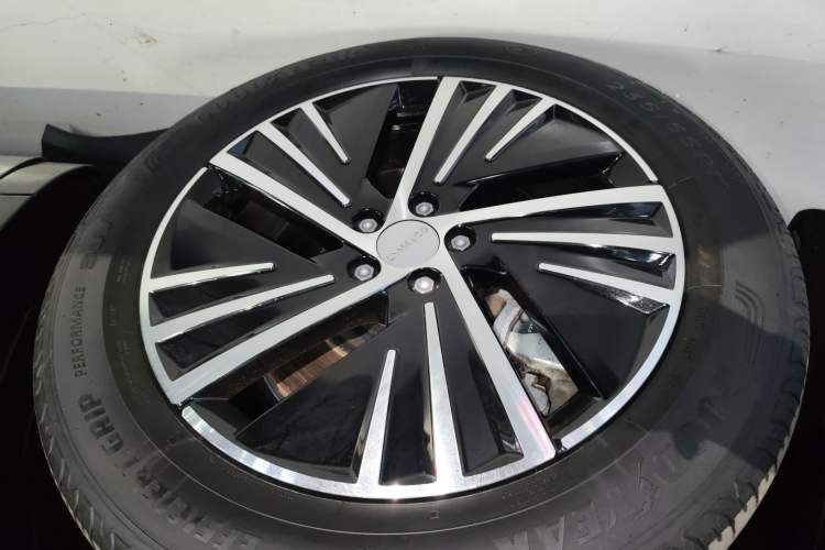 Used Lynk & Co 08 EM-P 2023 245km Ultra-Long Range Halo