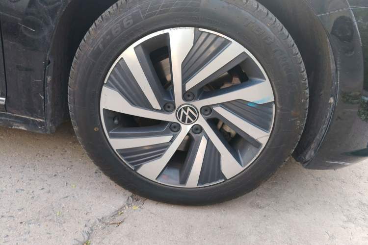 Used Volkswagen Passat New Energy 2020 430 PHEV Hybrid Elite Edition China VI Standard Right Front Wheel Hub