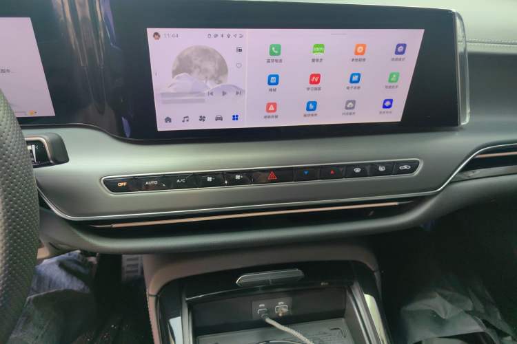 Used Hongqi H9 2024 2.0T Qixiang Private Style Edition
