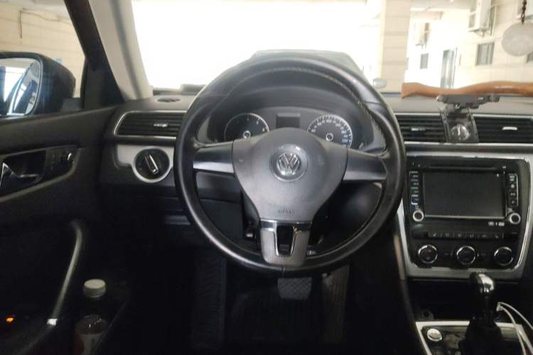 Used Volkswagen Passat 2014 1.8TSI DSG Prestige Edition Steering Wheel