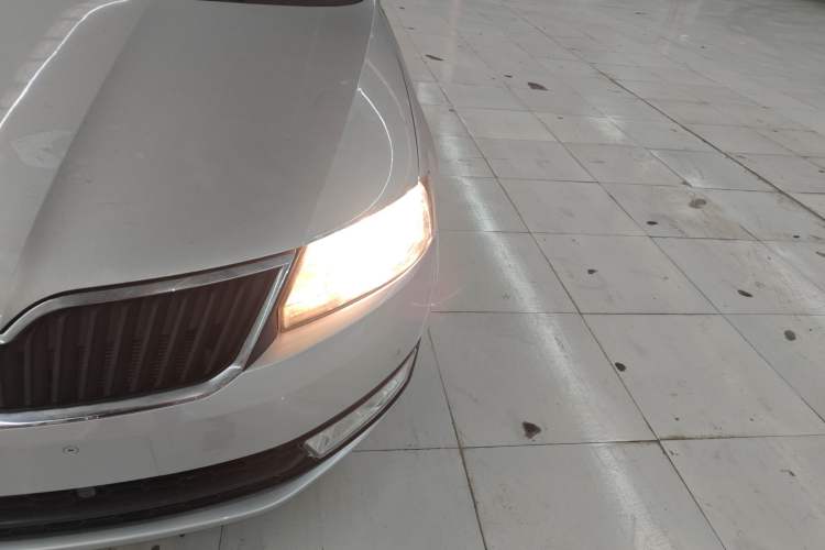 Used Skoda Rapid Spaceback 2014 1.4TSI DSG Enjoyment Edition