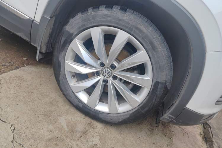Used Volkswagen Tayron 2020 330TSI Two-Wheel Drive Luxury Connected Pro Edition Right Front Wheel Hub