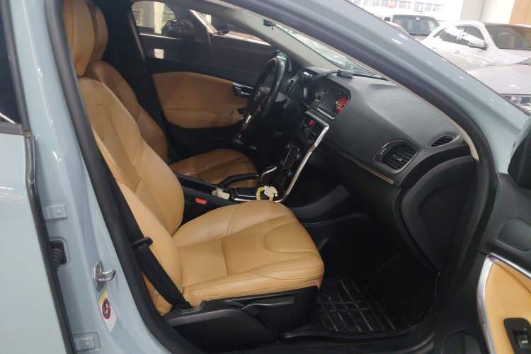 Used Volvo V40 2017 T3 Zhiyi Edition Right Front Seat