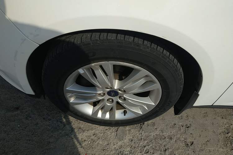 Used Ford Focus 2015 Hatchback 1.6L Manual Fashion Edition