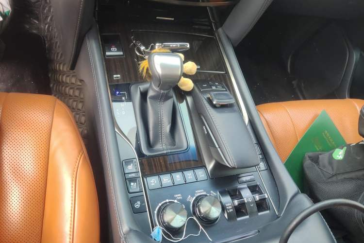 Used Lexus LX 2017 570 Prestige Luxury Edition Gear Lever