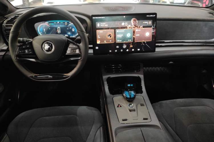 Used BYD Han 2023 DM-p War God Edition Center Console