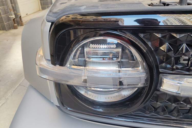 Used Cyberspace Tank 300 2021 2.0T Cyber Tank Right Front Headlight