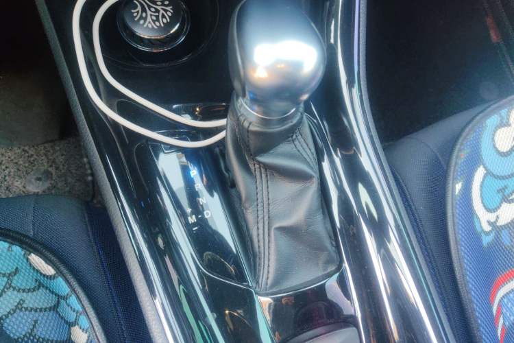 Used Toyota C-HR 2018 2.0L Luxury Edition China V Standard Gear Lever