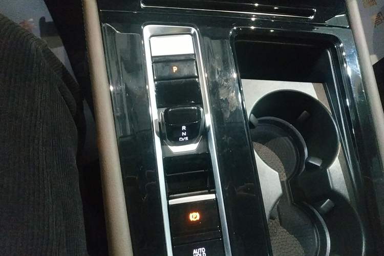 Used Volkswagen Viloran 2024 380TSI Premium Edition Gear Lever