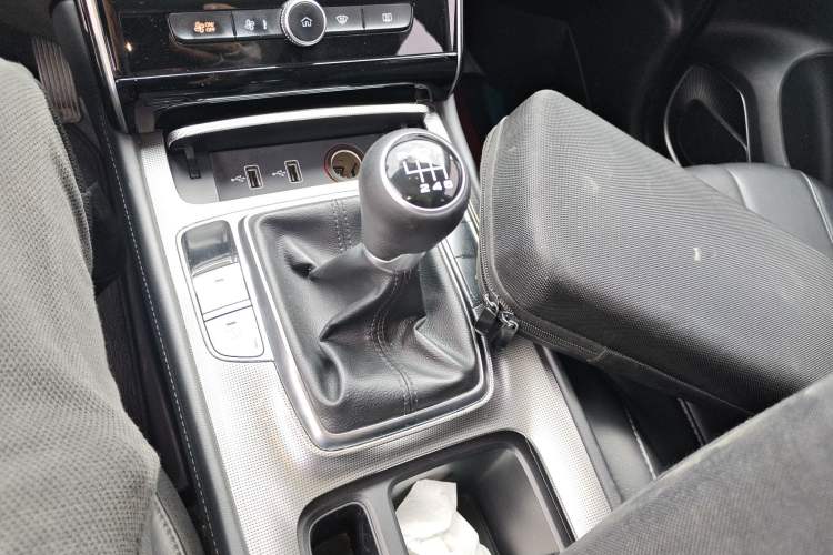 Used Roewe RX5 MAX 2019 300TGI Manual 4G Connect Luxury Edition Gear Lever