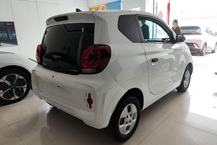 Used Roewe Clever 2021 302 km New Four-Seater Super-Efficient Version
