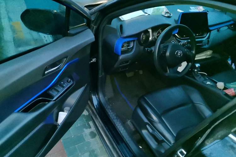 Used Toyota C-HR 2018 2.0L Leading with Sunroof China V Standard