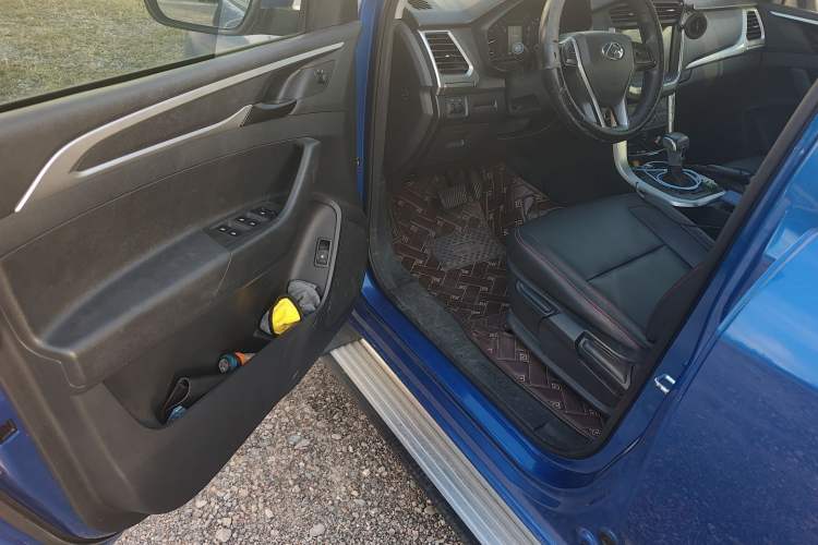 Used SAIC MAXUS T60 2017 2.0T Gasoline Automatic 4x4 High-Ride Elite Standard Cabin
