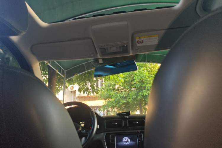 Used Volkswagen Lavida 2017 1.6L Automatic Comfort Edition Headliner