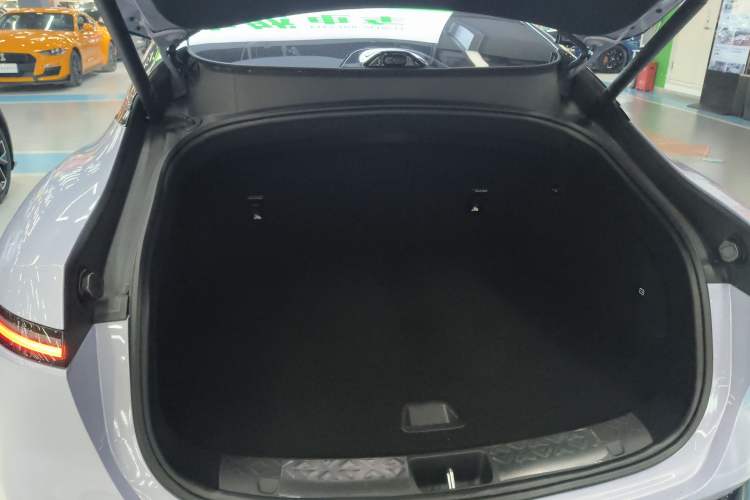 Used Avatr 06 2025 Pro Range-Extended Edition Trunk