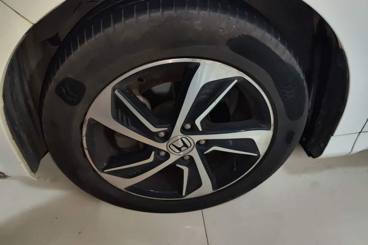 Used Honda Odyssey 2017 2.4L Luxury Edition Left Front Wheel Hub