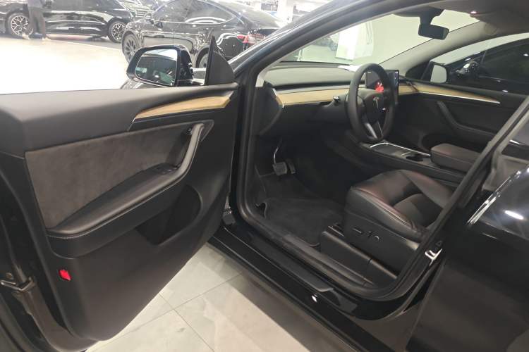 Used Tesla Model Y 2022 Rear-Wheel-Drive Version Driver Seat