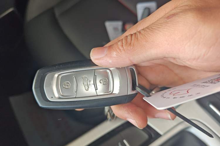 Used Geely Auto Emgrand X7 Sport 2018 1.8TD Automatic Two-Wheel Drive Smart Connect 4G Internet Edition